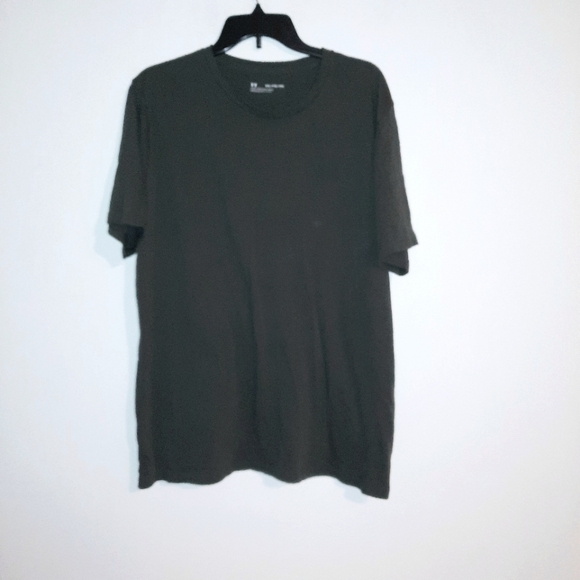 2/$25 - Under Armour short sleeve t-shirt Size XXL - Picture 1 of 8